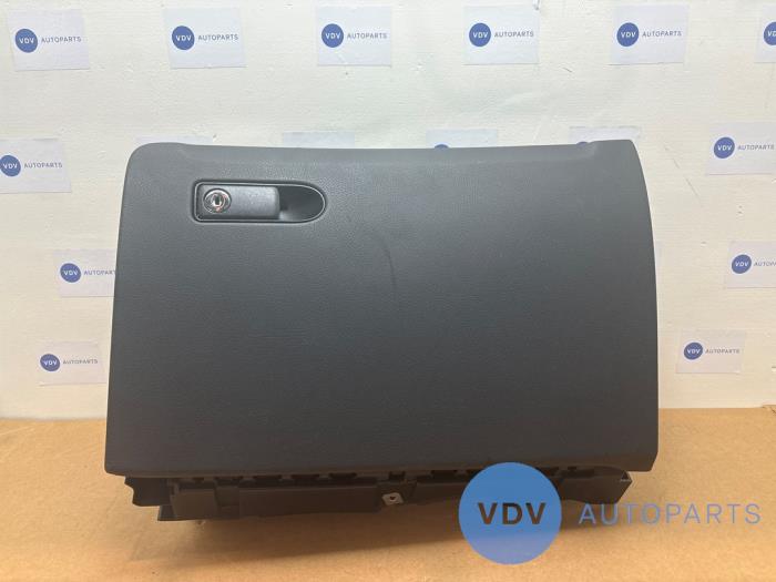 Boîte à gants Mercedes GLC-Klasse