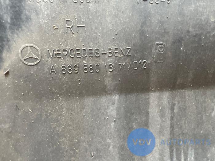 Coin pare-chocs arrière droit Mercedes Vito