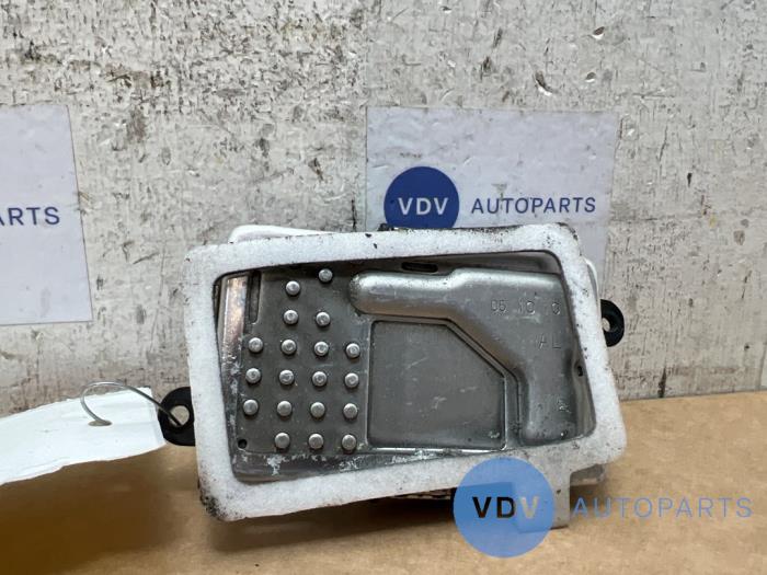 Voltage regulator Mercedes CLS-Klasse