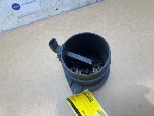 Gebruikte Luchtmassameter Mercedes A (177.0) 1.5 A-160d Prijs € 90,75 Inclusief btw aangeboden door Autoparts Van De Velde