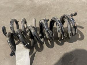 Gebruikte Veerschroef achter Mercedes C Estate (S206) C-180 1.5 EQ Boost Prijs € 48,40 Inclusief btw aangeboden door Autoparts Van De Velde