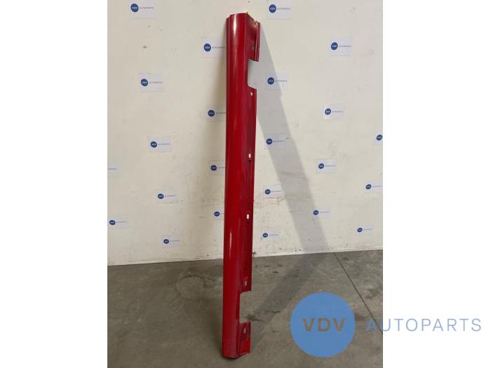 Sill, left Mercedes B-Klasse