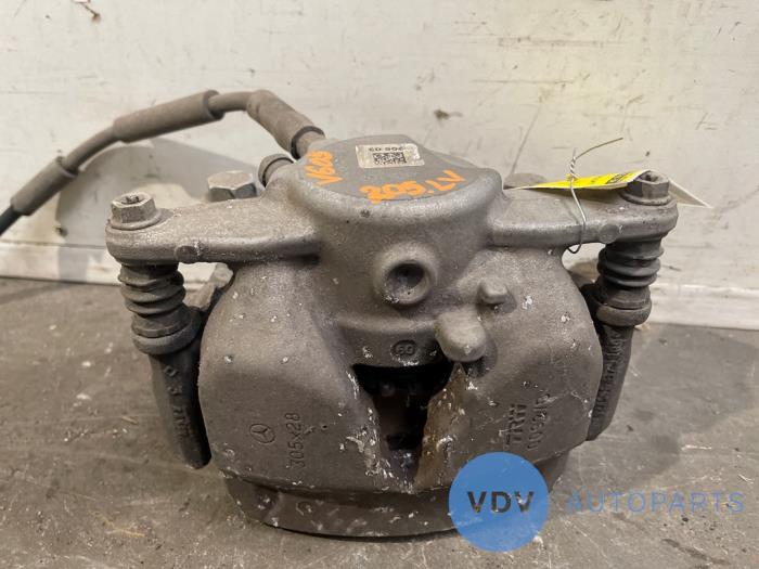 Etrier de frein (pince) avant gauche Mercedes C-Klasse