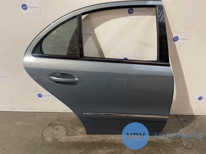 Rear door 4-door, right Mercedes E-Klasse