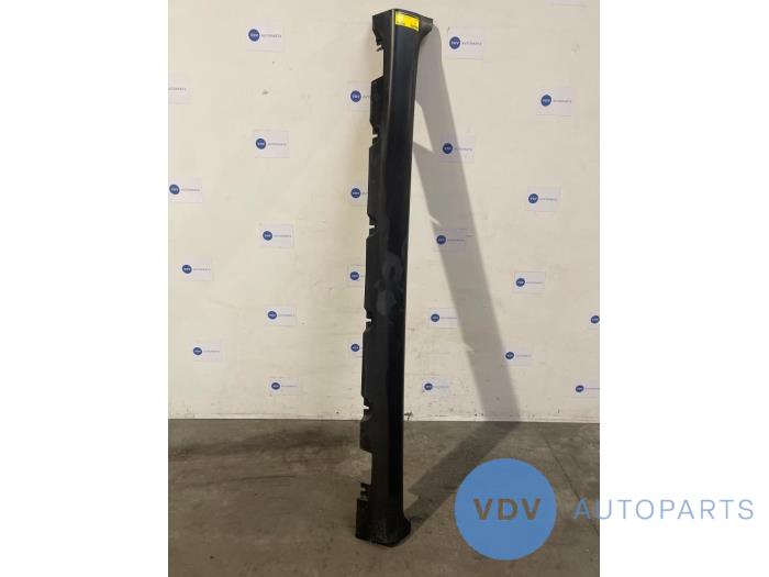 Sill, left Mercedes GLC-Klasse