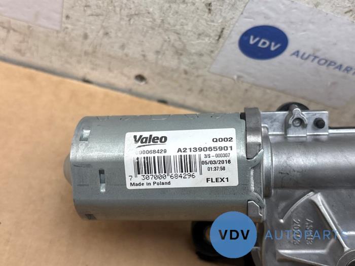 Ruitenwissermotor achter Mercedes E-Klasse