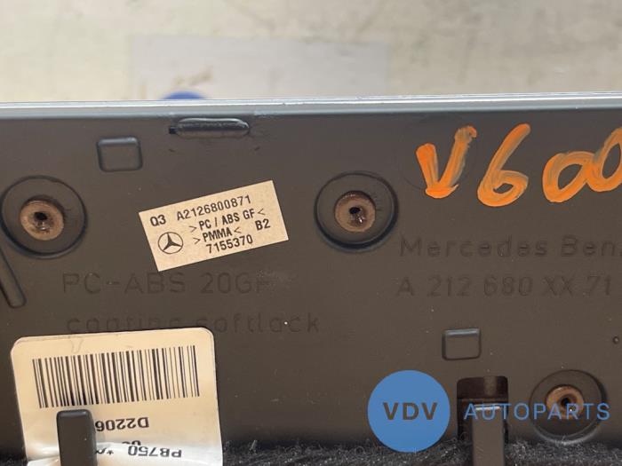 Listwa ozdobna deski rozdzielczej Mercedes E-Klasse