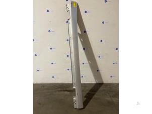 Gebruikte Dorpel rechts Mercedes E (W212) E-220 CDI 16V BlueEfficiency,BlueTEC Prijs € 90,75 Inclusief btw aangeboden door Autoparts Van De Velde