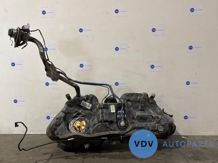Réservoir de carburant Mercedes C-Klasse