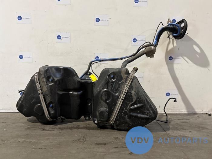 Tank Mercedes C-Klasse