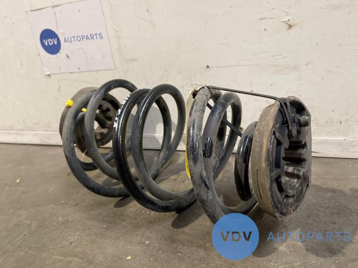 Schraubenfeder hinten Mercedes CLA