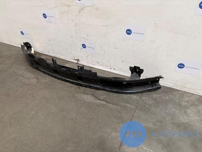 Barre châssis avant Mercedes Vito