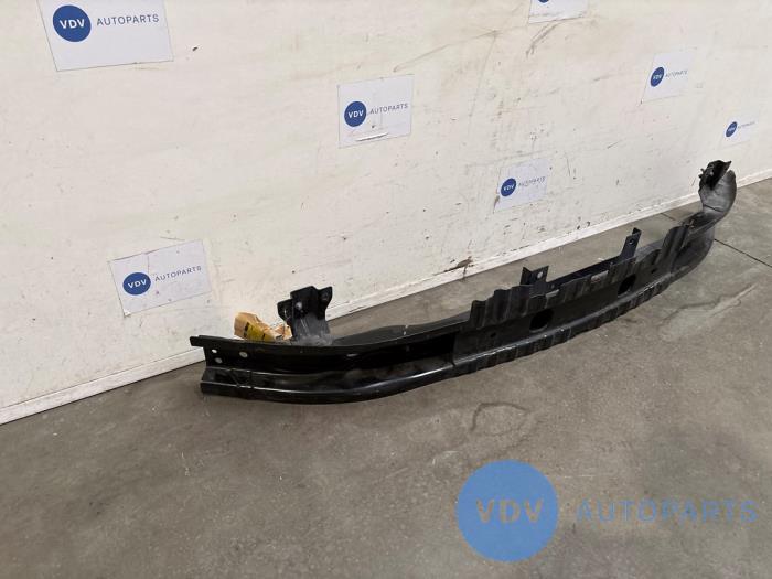 Barre châssis avant Mercedes Vito