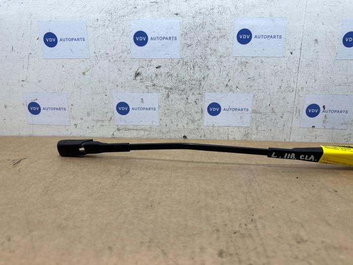 Front wiper arm Mercedes CLA