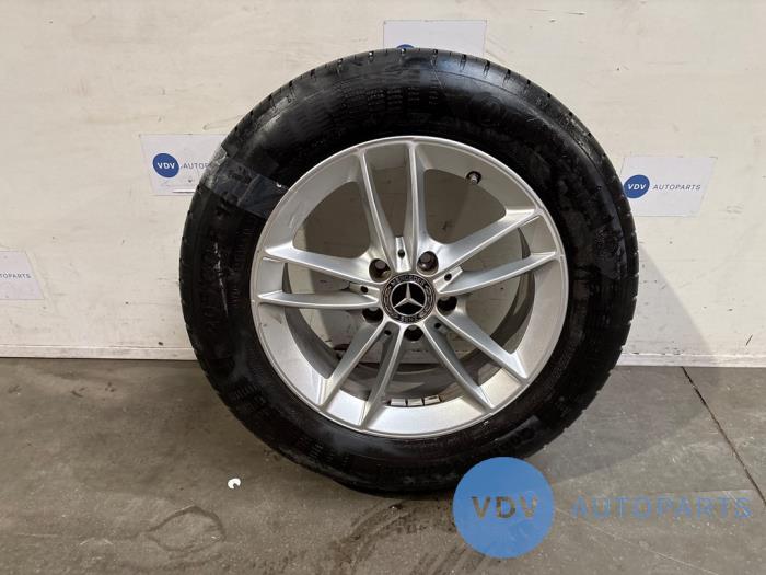 Felge + Reifen Mercedes CLA