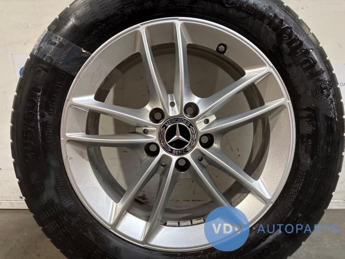 Felge + Reifen Mercedes CLA