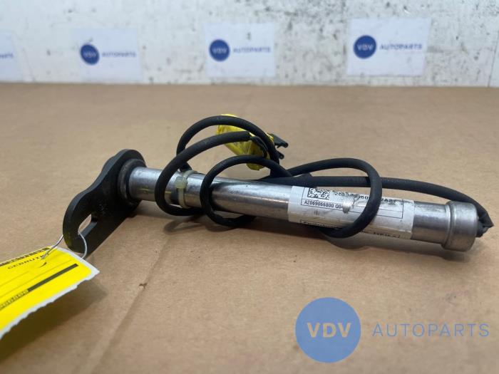 Pop up bonnet system Mercedes C-Klasse