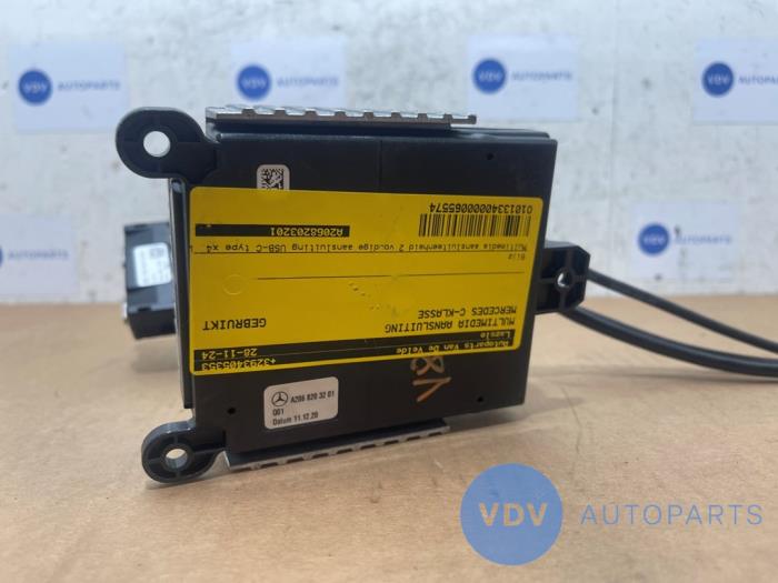 Connexion multimédia Mercedes C-Klasse