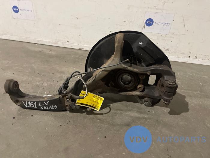 Fusee links-voor Mercedes X-Klasse