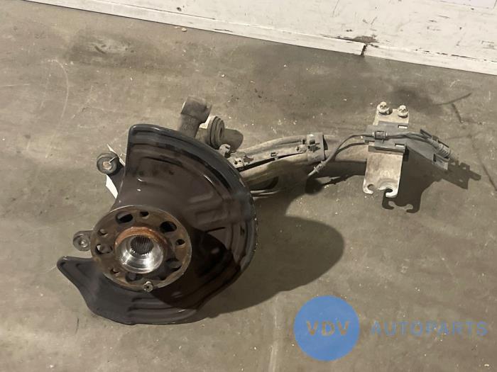 Fusee links-voor Mercedes A-Klasse