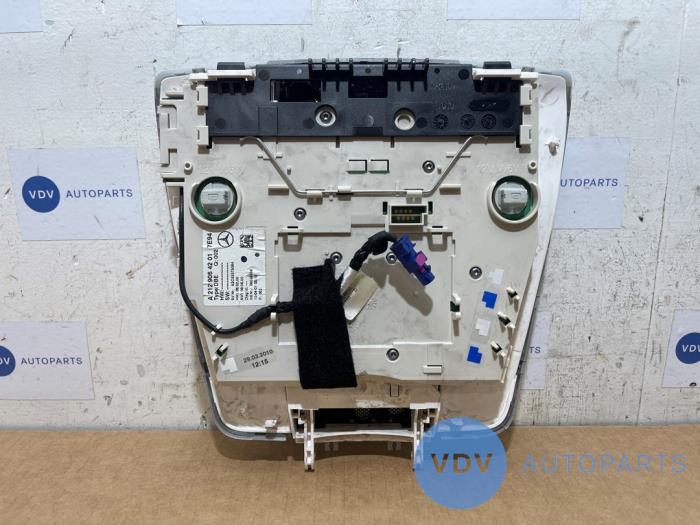 Oswietlenie wewnetrzne przód Mercedes E-Klasse