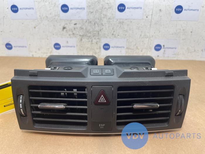 Dashboard vent Mercedes C-Klasse
