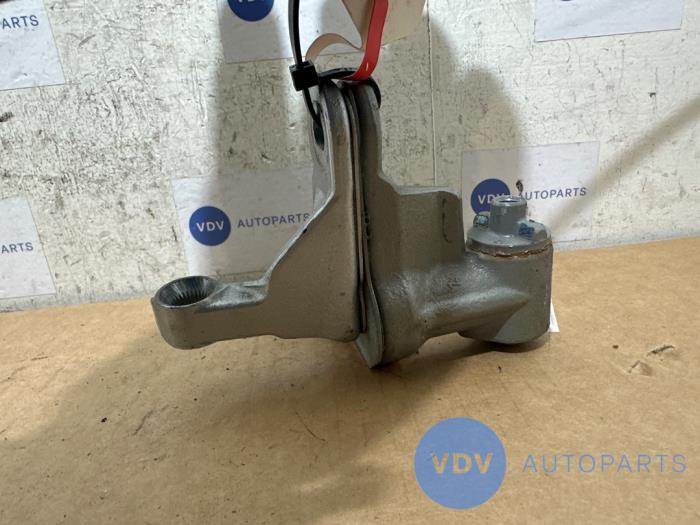 Scharnier deur links-voor Mercedes A-Klasse