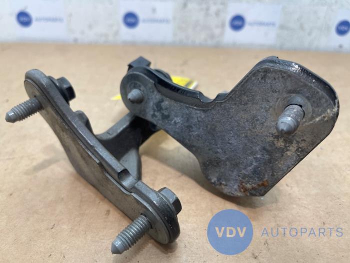 Scharnier deur rechts-voor Mercedes A-Klasse