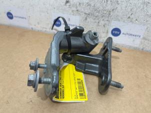 Gebruikte Scharnier deur links-achter Mercedes GLE (V167) 350 e 2.0 16V 4-Matic Prijs € 36,30 Inclusief btw aangeboden door Autoparts Van De Velde