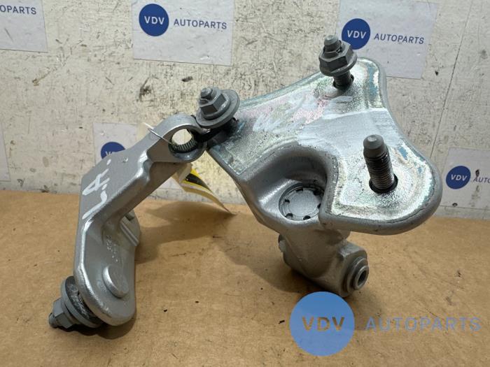 Scharnier deur links-achter Mercedes GLE