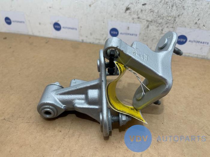 Scharnier deur links-voor Mercedes GLE