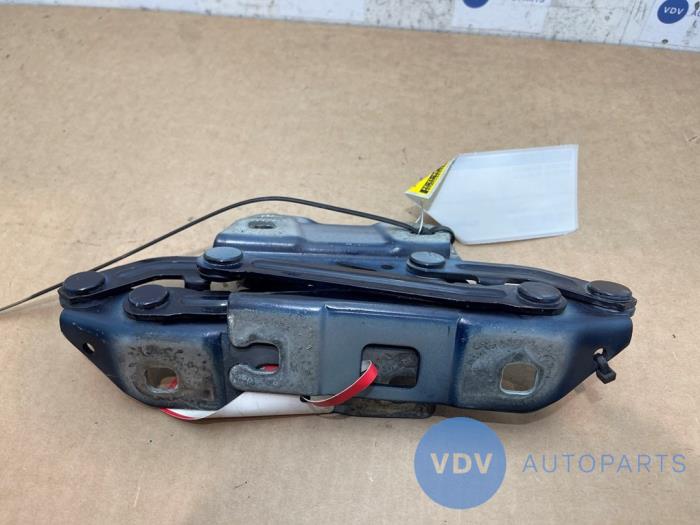 Charnière capot Mercedes ML-Klasse