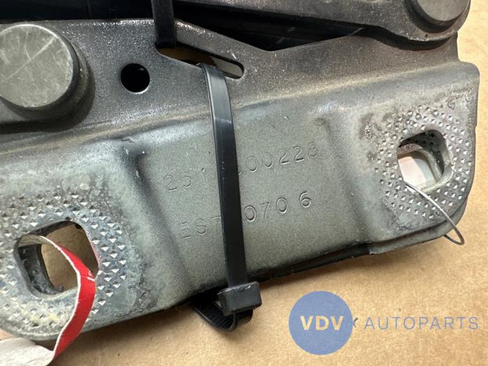 Bonnet Hinge Mercedes ML-Klasse