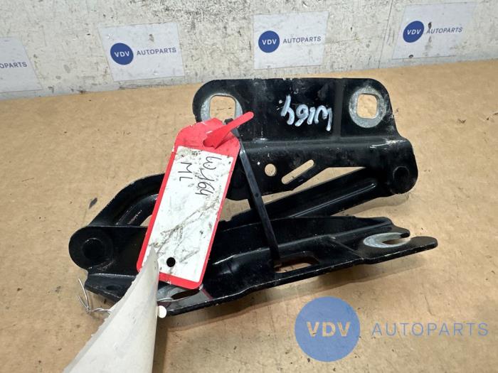 Bonnet Hinge Mercedes ML-Klasse
