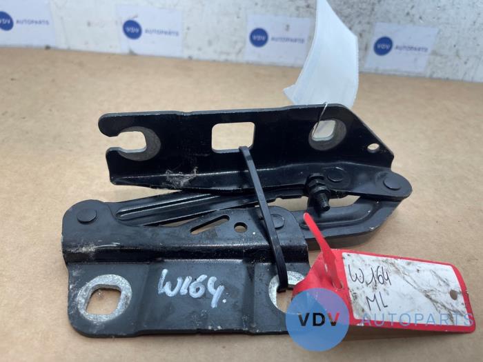 Bonnet Hinge Mercedes ML-Klasse