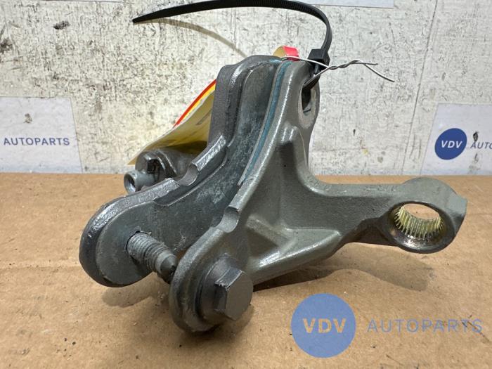 Scharnier deur rechts-voor Mercedes B-Klasse