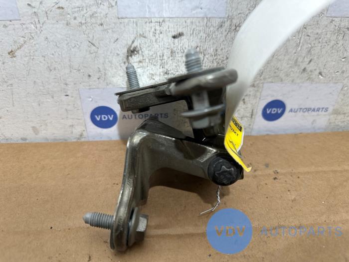 Scharnier deur rechts-voor Mercedes B-Klasse