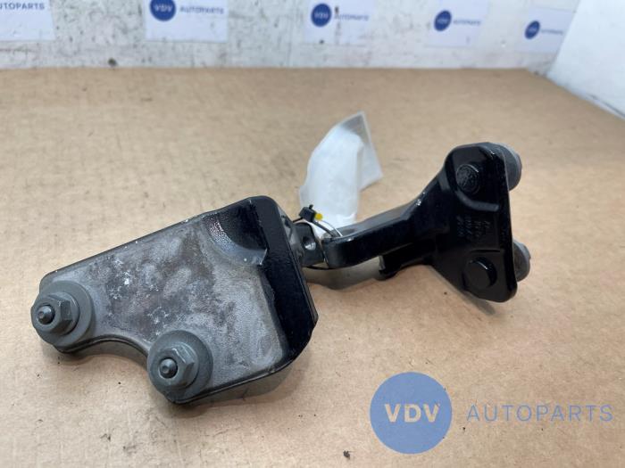 Scharnier deur links-achter Mercedes C-Klasse