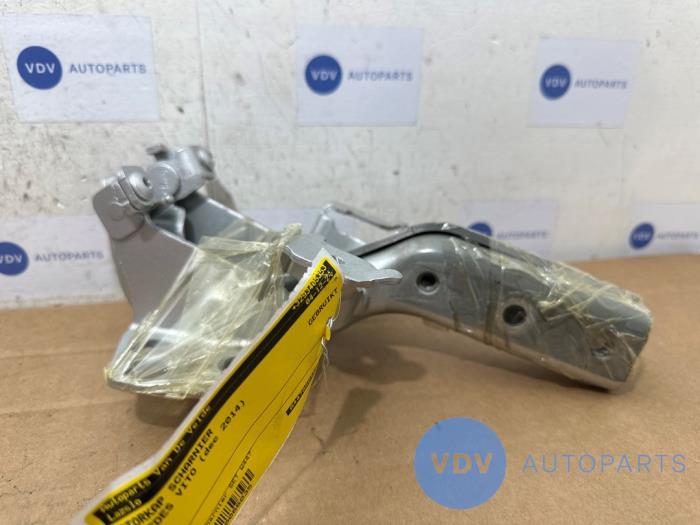 Zawias pokrywy silnika Mercedes Vito