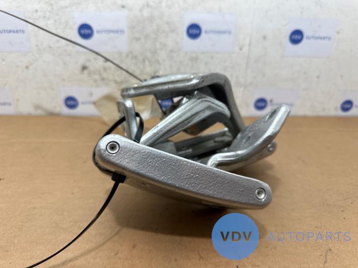 Tailgate hinge Mercedes Vito