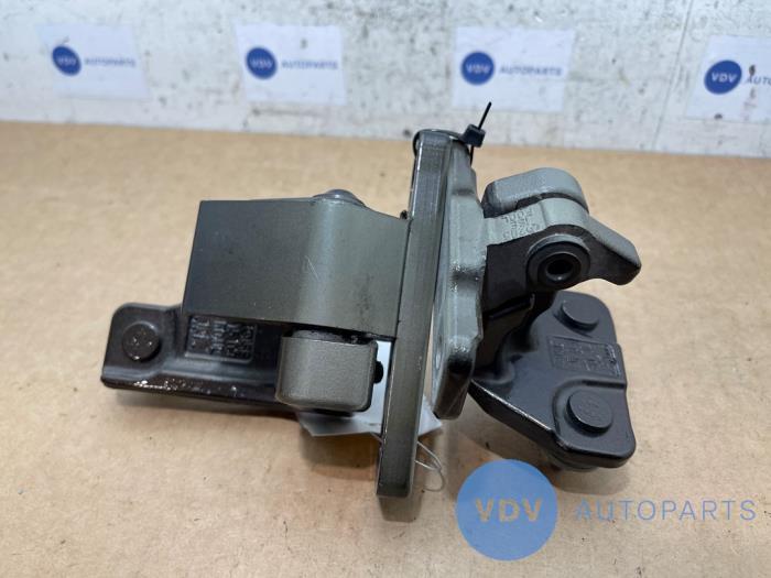 Scharnier deur links-achter Mercedes C-Klasse