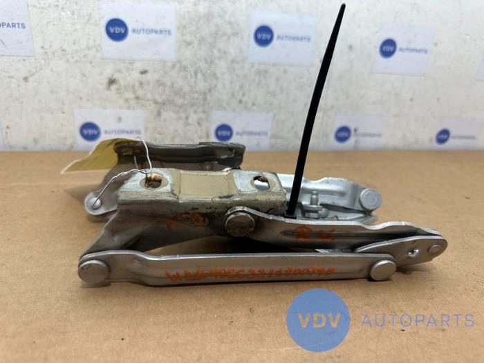 Zawias pokrywy silnika Mercedes Sprinter