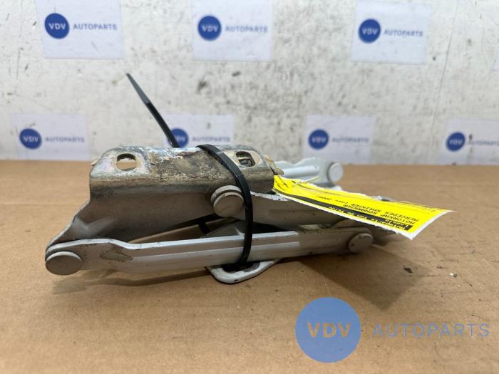 Zawias pokrywy silnika Mercedes Sprinter