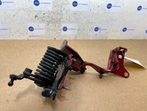 Gebruikte Kofferdeksel Scharnier Mercedes C (R205) C-200d 2.0 Turbo 16V Prijs € 36,30 Inclusief btw aangeboden door Autoparts Van De Velde