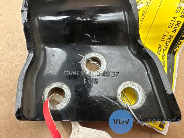 Scharnier Tür rechts hinten Mercedes Vito