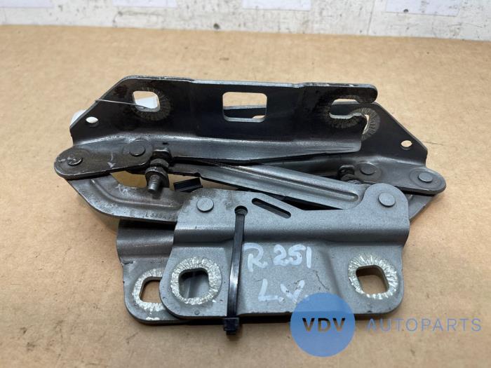 Zawias pokrywy silnika Mercedes ML-Klasse