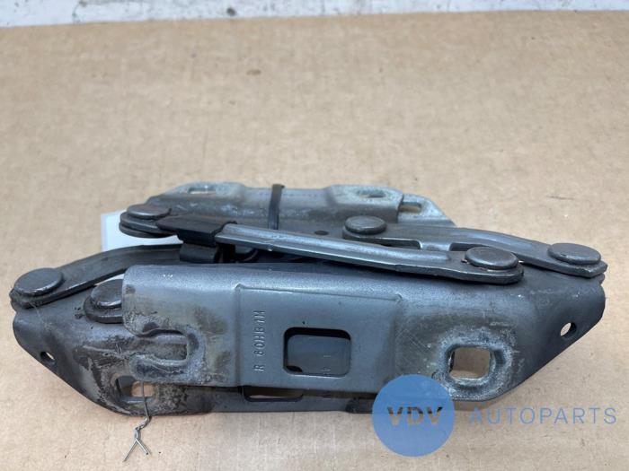 Zawias pokrywy silnika Mercedes ML-Klasse