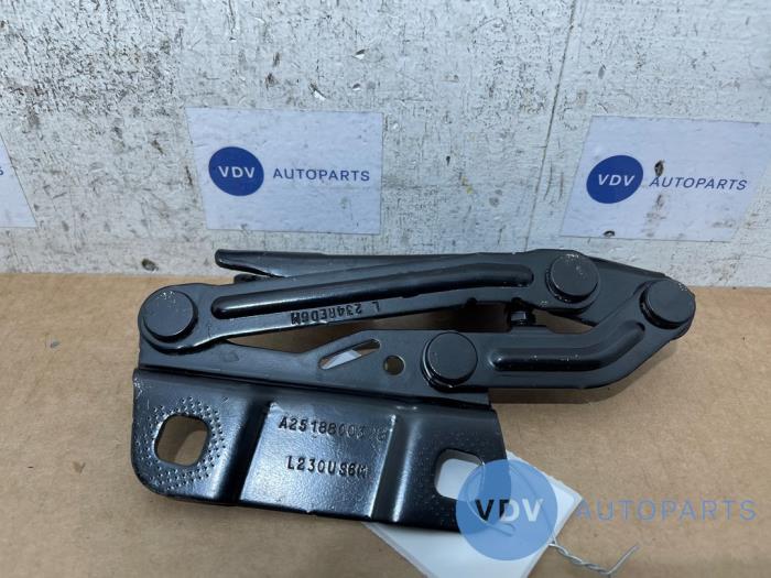 Bonnet Hinge Mercedes ML-Klasse