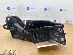 Gebruikte Achterklep Scharnier Mercedes Vito (447.6) 1.7 114 CDI 16V Prijs € 36,30 Inclusief btw aangeboden door Autoparts Van De Velde