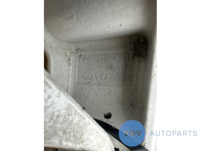 Tailgate hinge Mercedes Vito